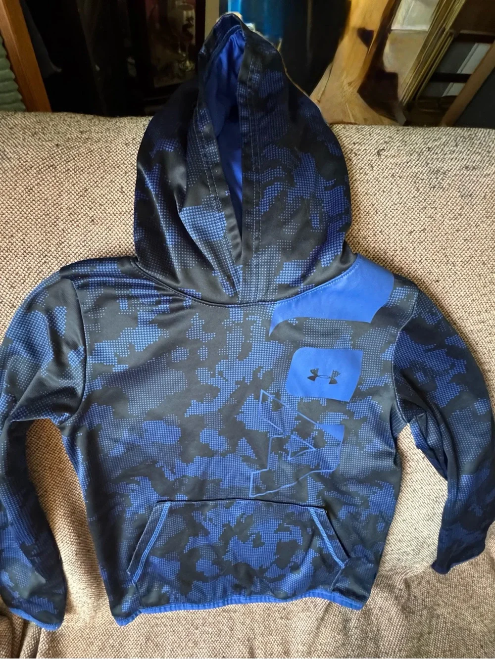 Under Armour Boys' Blue Camo Hoodie Medium